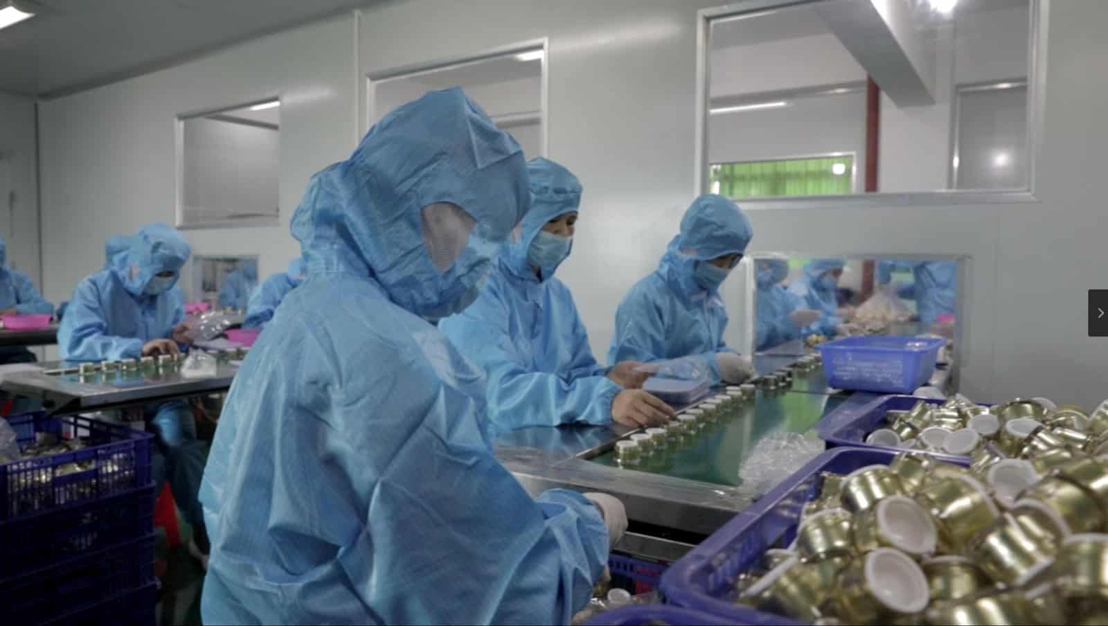 Kangbai Nian OEM cosmetic production assembly line, automated workshop processing private label skincare products